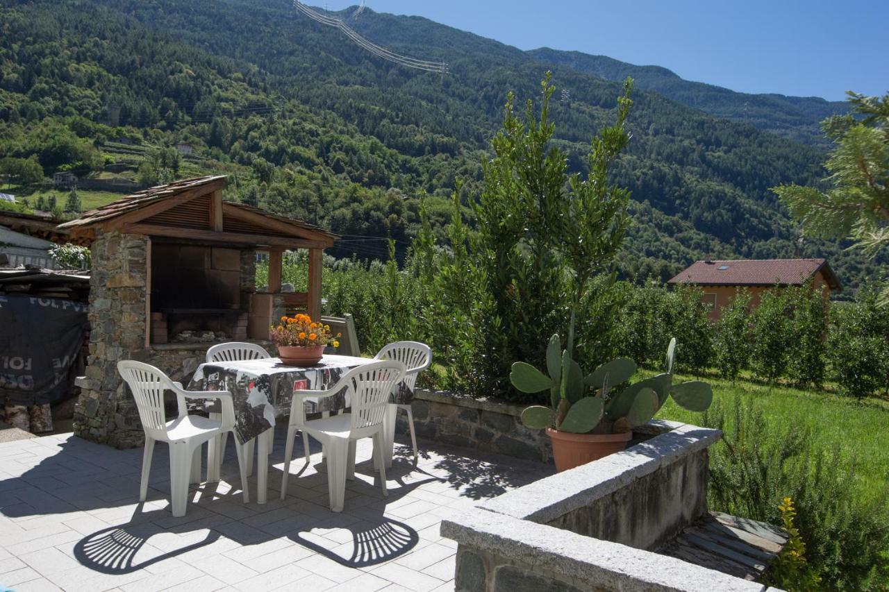 Free Hugs Hotel Mazzo di Valtellina Bagian luar foto