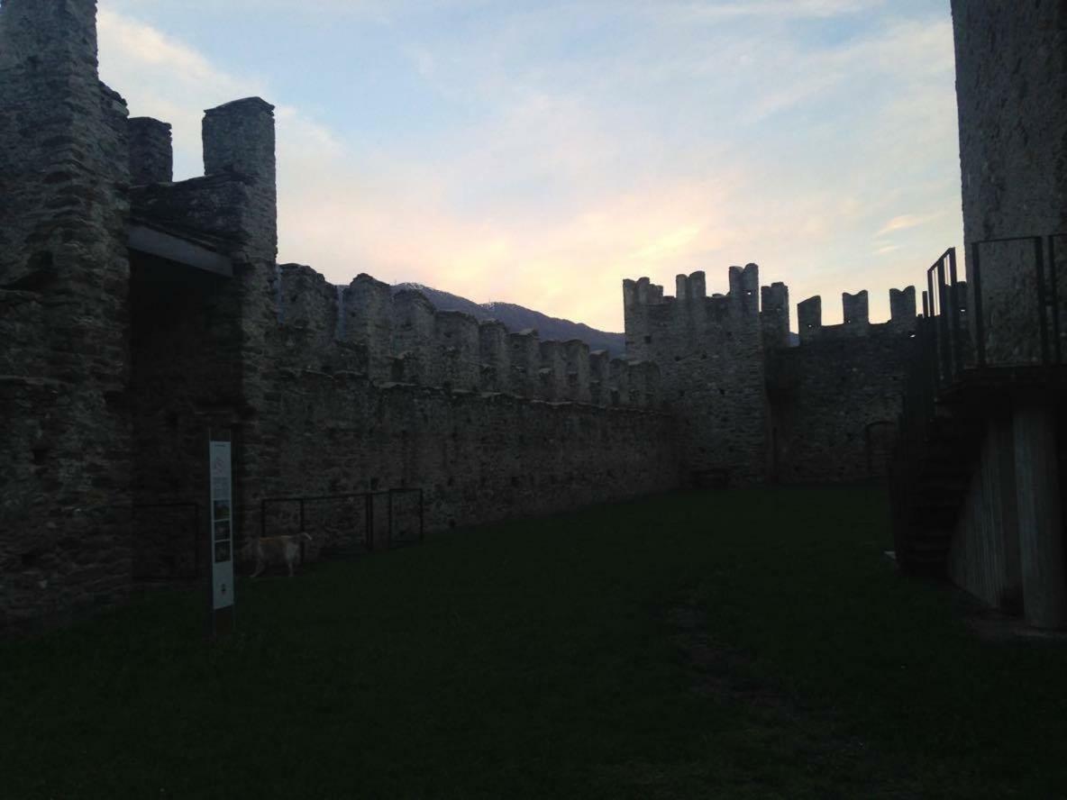 Free Hugs Hotel Mazzo di Valtellina Bagian luar foto