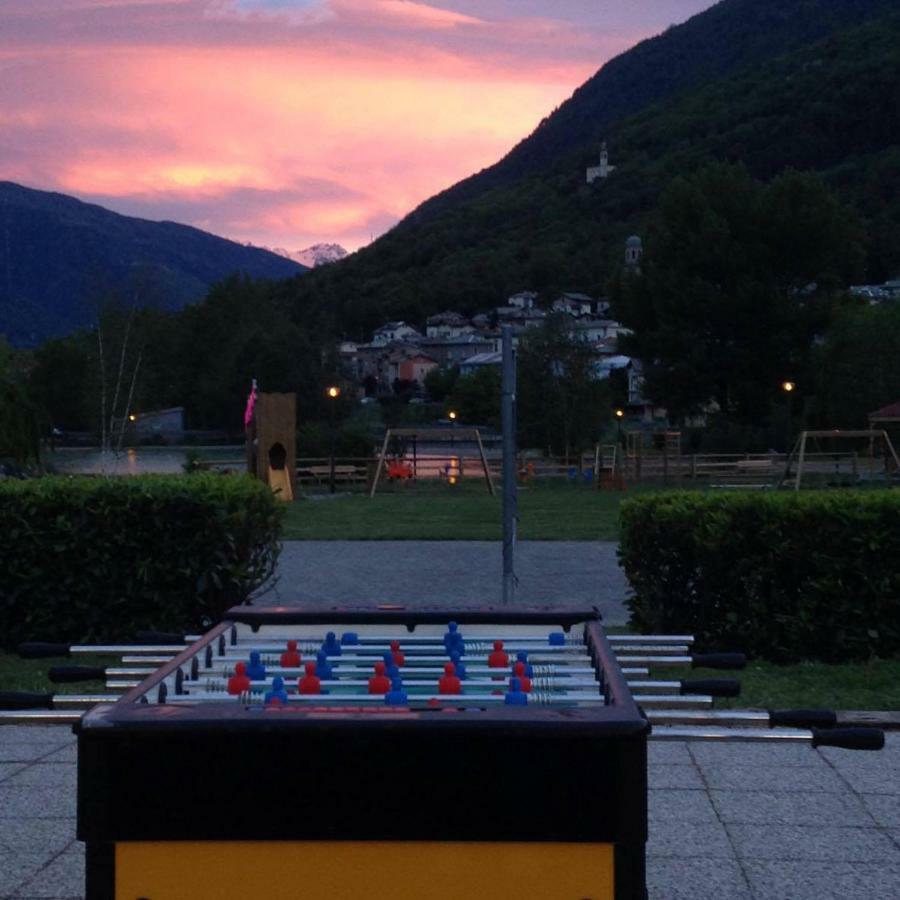 Free Hugs Hotel Mazzo di Valtellina Bagian luar foto